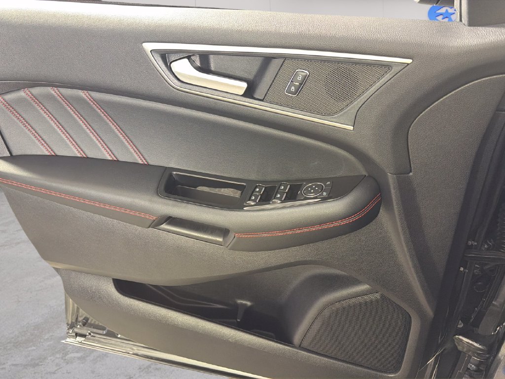 Used 2020 Ford Edge ST-Line FWD image 25