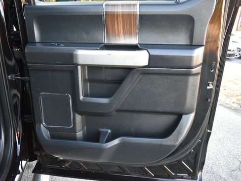 Used 2017 Ford F150 Lariat image 33