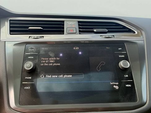 Used 2019 Volkswagen Tiguan SE w/ Panoramic Sunroof Package AWD/4WD image 18