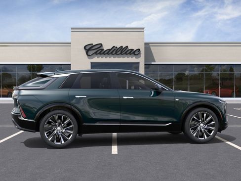 New 2026 Cadillac Lyriq Signature Luxury w/ Nappa Leather Package AWD/4WD image 5