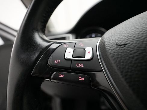 Used 2015 Volkswagen Jetta SE image 17