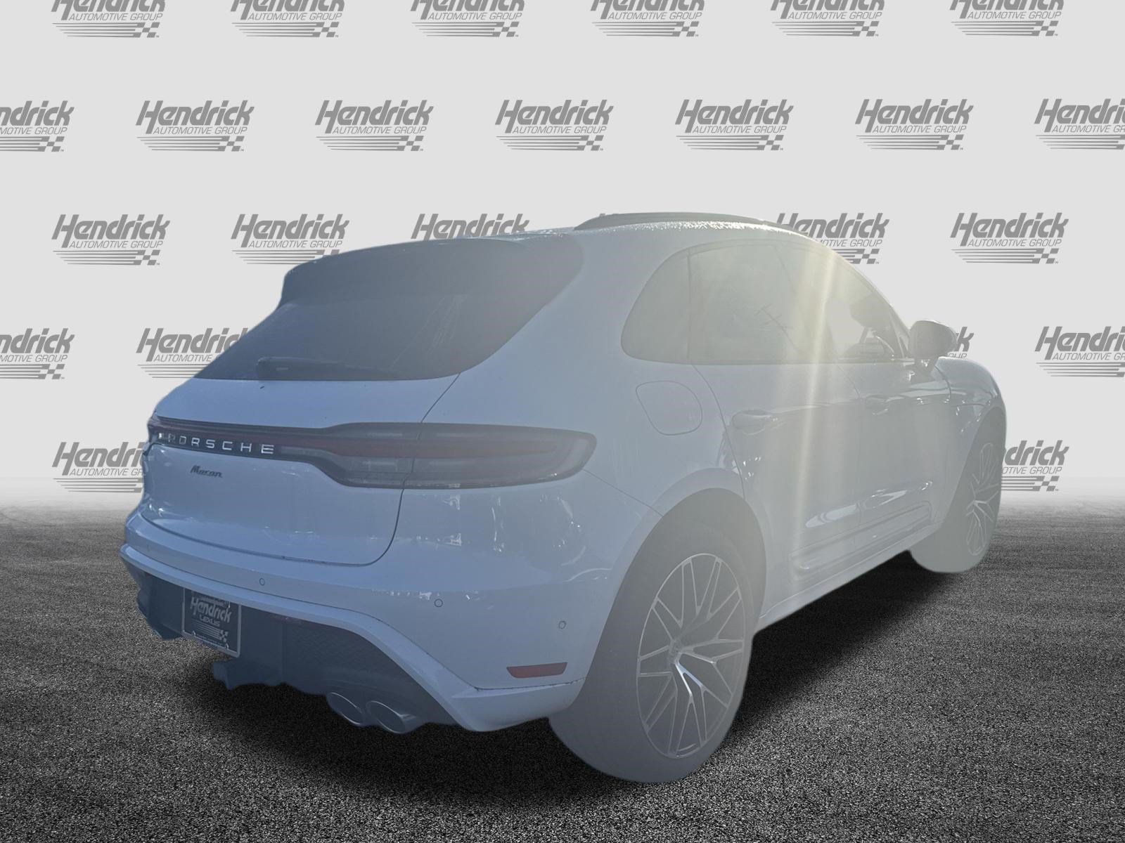 Used 2025 Porsche Macan AWD/4WD image 10