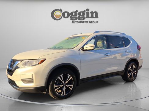 Used 2020 Nissan Rogue SV w/ Premium Package image 1