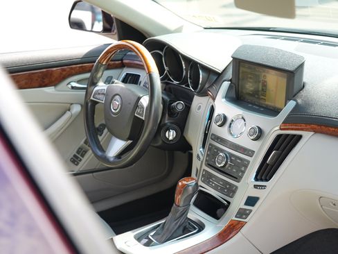 Used 2009 Cadillac CTS 3.6 RWD image 31