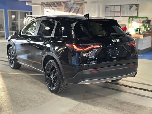 Used 2024 Honda HR-V Sport image 7