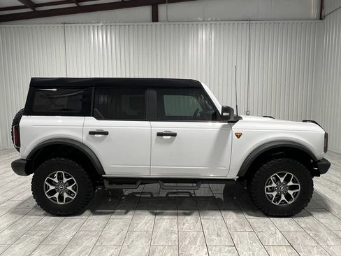 Used 2024 Ford Bronco Badlands image 6