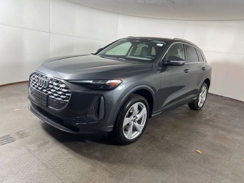 Used 2025 Audi Q5 Premium Plus w/ Premium Plus image 3