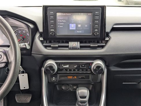 Used 2019 Toyota RAV4 LE image 18