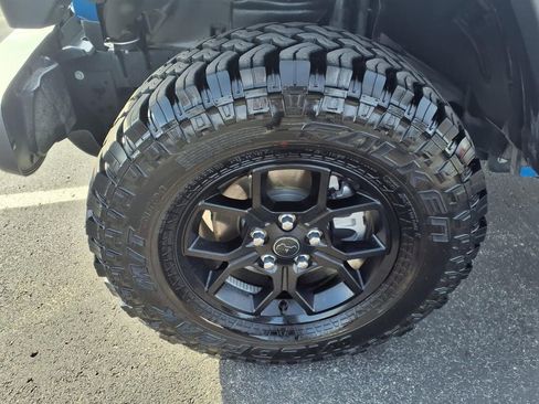 Used 2025 Jeep Wrangler Willys image 27