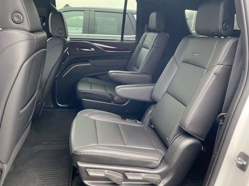 Used 2023 Cadillac Escalade ESV Luxury AWD/4WD image 26