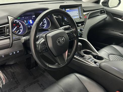 Certified 2022 Toyota Camry SE w/ Cold Weather Package AWD/4WD image 19