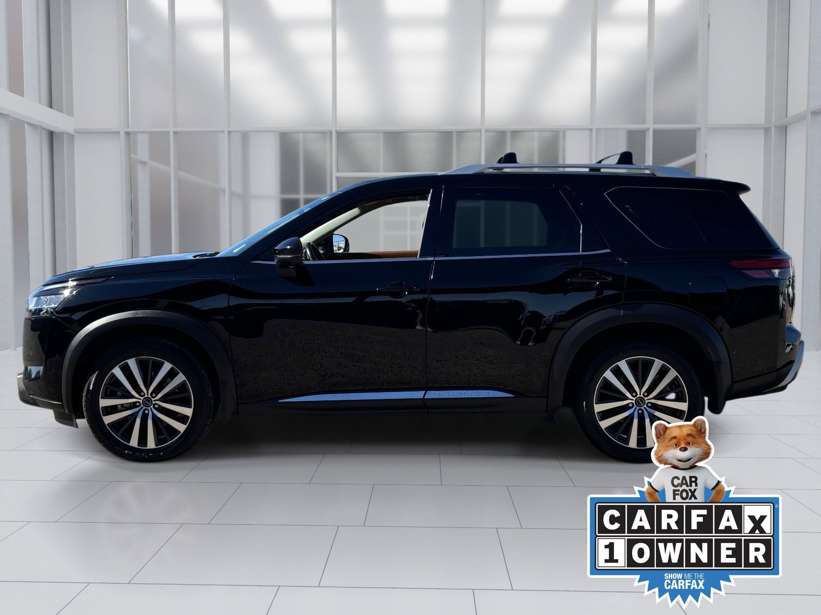 Used 2022 Nissan Pathfinder Platinum w/ Cargo Package FWD image 3