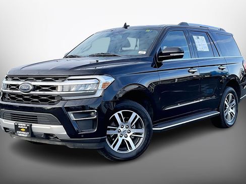 Used 2023 Ford Expedition Limited image 2