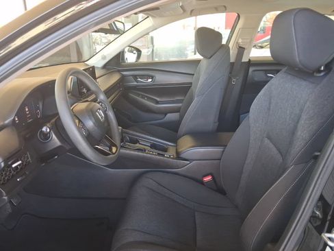 Used 2025 Honda Accord SE image 4