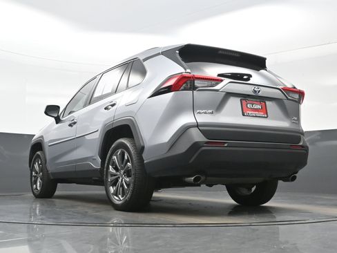 Used 2022 Toyota RAV4 XLE Premium AWD/4WD image 31