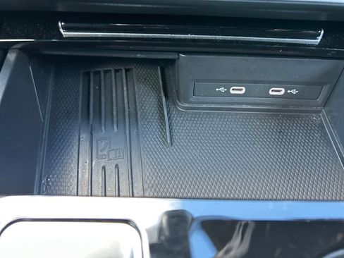 Used 2025 Volkswagen Atlas SE AWD/4WD image 36