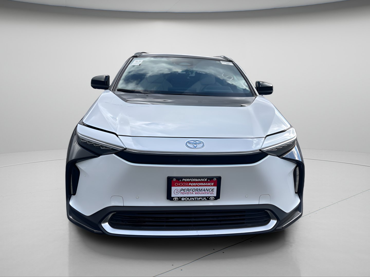 Used 2023 Toyota bZ4X AWD image 3