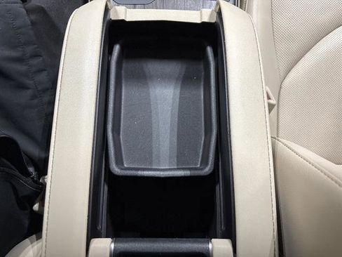Used 2023 Toyota Highlander Limited FWD image 14