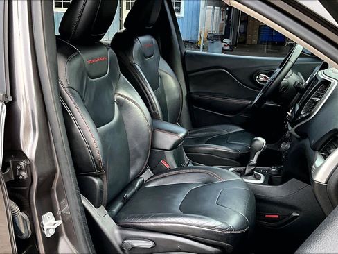 Used 2014 Jeep Cherokee Trailhawk w/ Leather Interior Group image 10