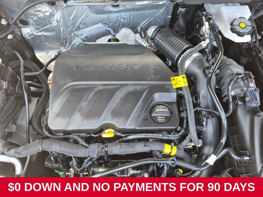 Used 2025 Chevrolet Trax LT w/ LT Convenience Package FWD image 32