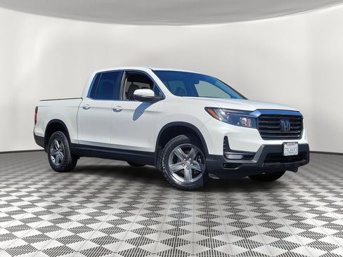Certified 2023 Honda Ridgeline RTL image 2
