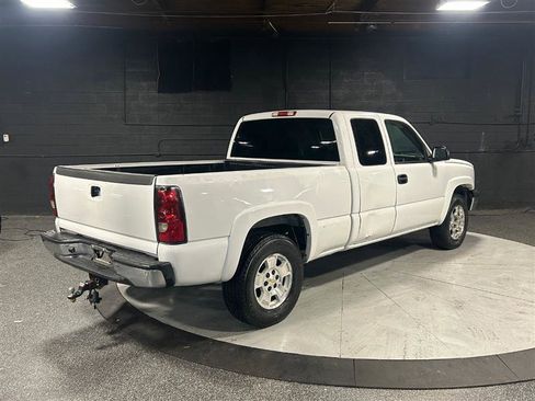 Used 2005 Chevrolet Silverado 1500 w/ Light Duty Power Package image 5