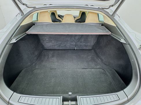 Used 2015 Tesla Model S 70D image 16