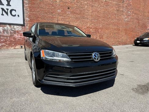 Used 2015 Volkswagen Jetta SE FWD image 2