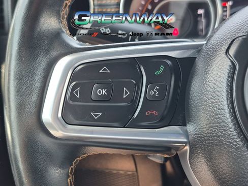 Used 2022 Jeep Wrangler Unlimited Sahara AWD/4WD image 25