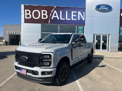 New 2026 Ford F250 Lariat w/ Black Appearance Package