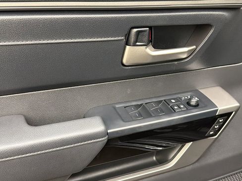 Used 2025 Toyota Tundra Limited image 30