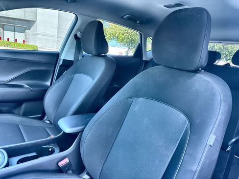 Used 2025 Hyundai Kona SE FWD image 14