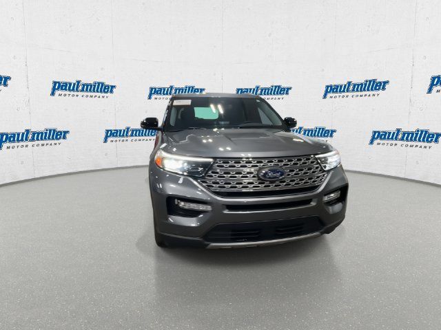 Used 2024 Ford Explorer Limited w/ Limited Technology Package AWD/4WD image 3