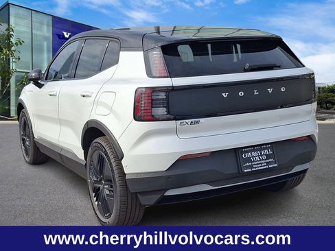 New 2026 Volvo EX30 Cross Country Ultra image 3