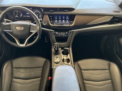 Certified 2025 Cadillac XT6 Sport w/ Platinum Package AWD/4WD image 13