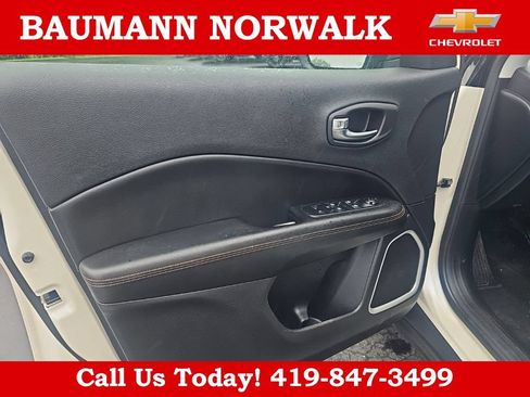 Used 2019 Jeep Compass Limited AWD/4WD image 36