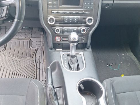 Used 2018 Ford Mustang Coupe RWD image 12