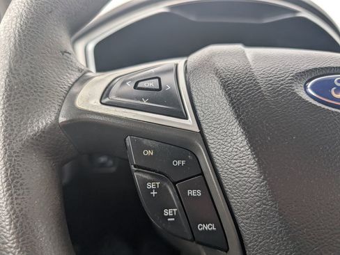 Used 2016 Ford Fusion SE image 12