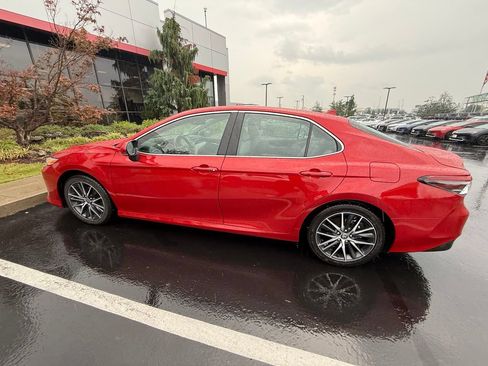Used 2024 Toyota Camry XLE w/ Navigation Package FWD image 6