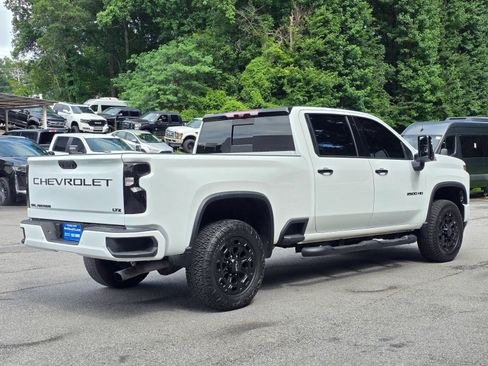 Used 2021 Chevrolet Silverado 2500 LTZ w/ LTZ Plus Package AWD/4WD image 7