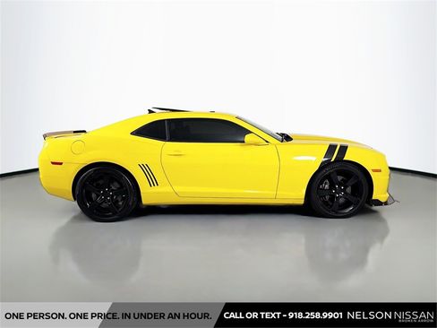 Used 2010 Chevrolet Camaro SS w/ RS Package image 4