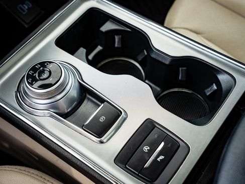 Used 2022 Ford Edge Titanium w/ Equipment Group 301A image 33