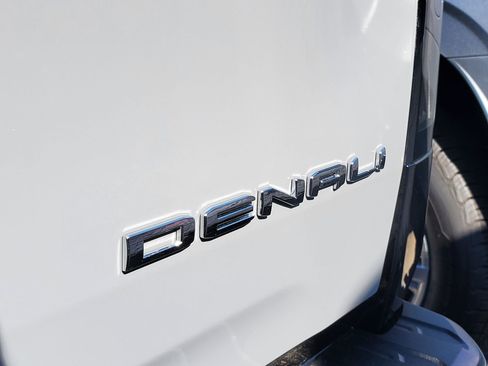 Used 2024 GMC Sierra EV Denali image 7