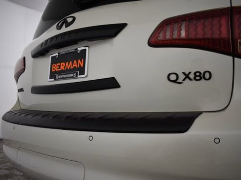 Used 2017 INFINITI QX80 2WD w/ Driver Assistance Package image 48