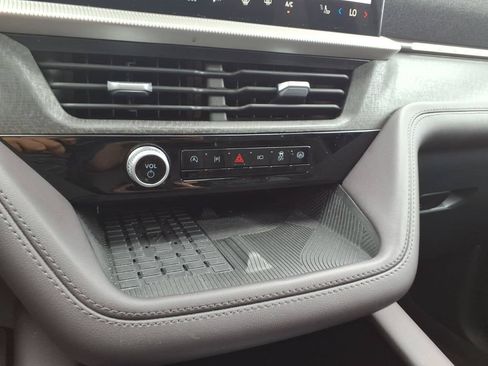 Certified 2025 Ford Explorer Platinum AWD/4WD image 22