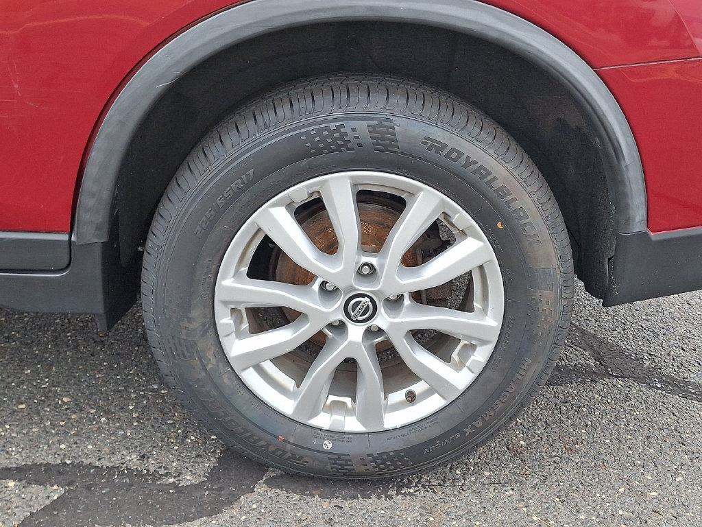 Used 2017 Nissan Rogue SV AWD/4WD image 9