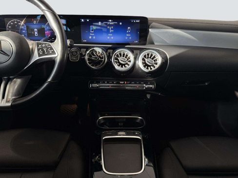 Used 2025 Mercedes-Benz CLA 250 4MATIC image 25