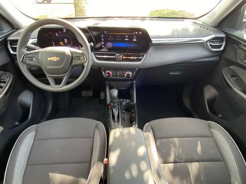 Used 2025 Chevrolet TrailBlazer LT w/ Driver Confidence Package AWD/4WD image 28