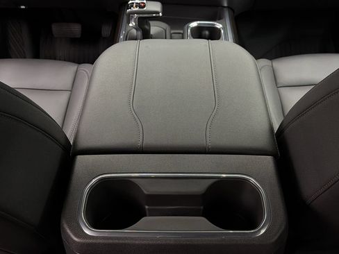 Used 2025 Chevrolet Silverado 1500 LT Trail Boss w/ Convenience Package II AWD/4WD image 36
