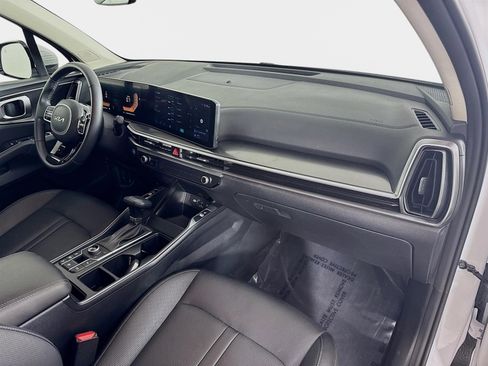 Certified 2025 Kia Sorento S image 29